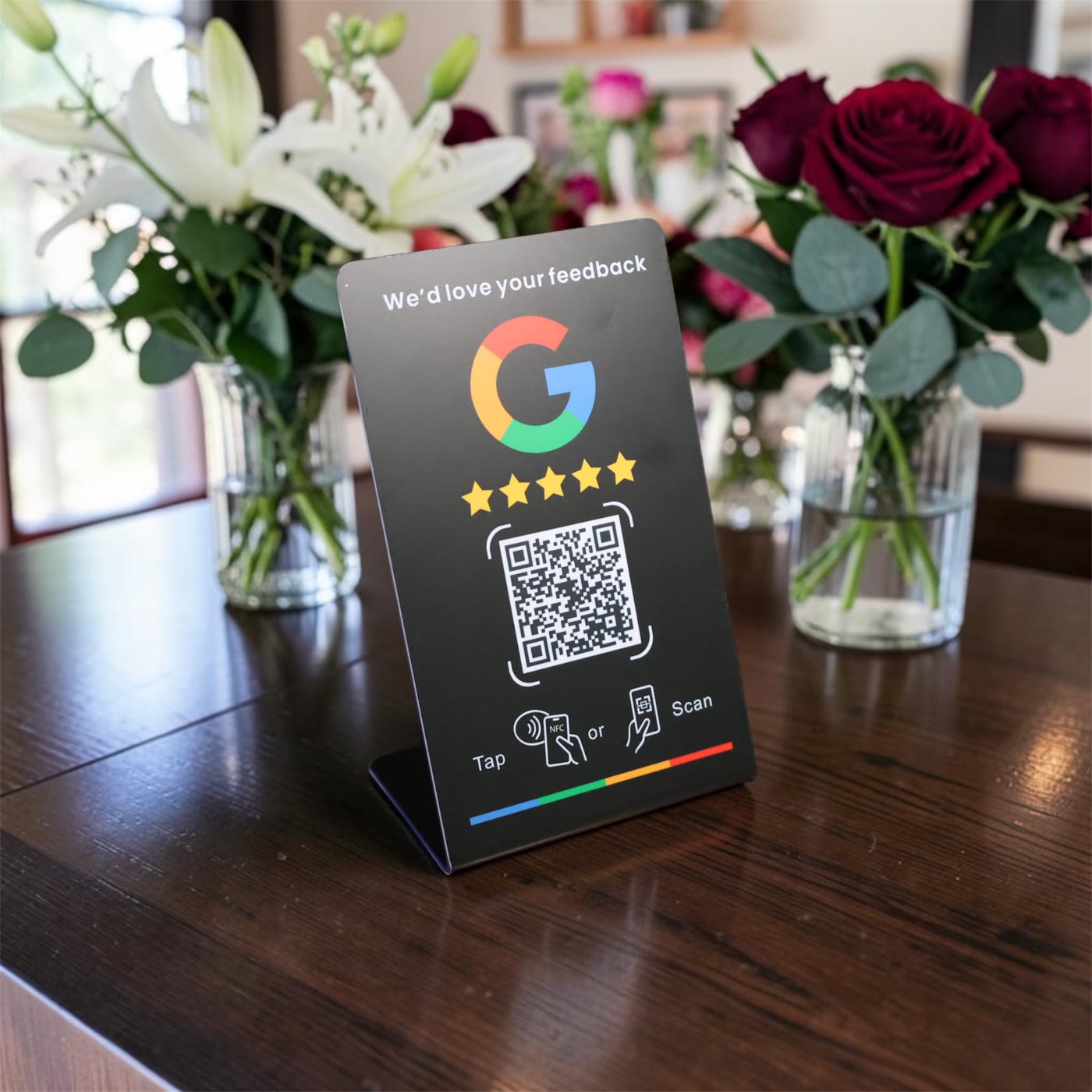 Stand NFC de reseñas de Google de Tappea sobre un mostrador